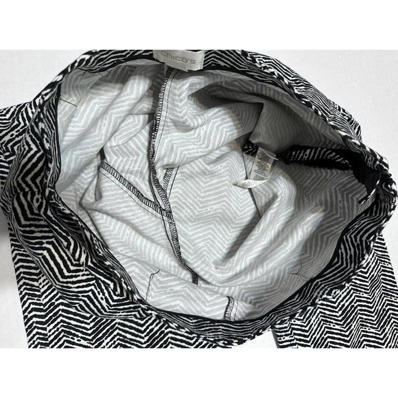 Chico's Women's So Slimming Side Zip Black And White Size 0 Crop Super Comfy - Picture 6 of 14